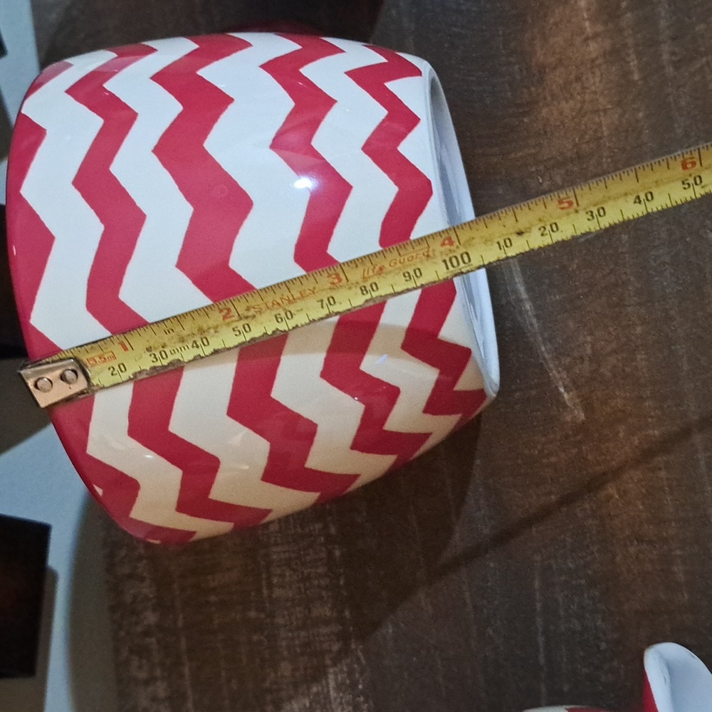 Certified International Red and White Chevron Mugs Set Of 4 - Picture 7 of 8